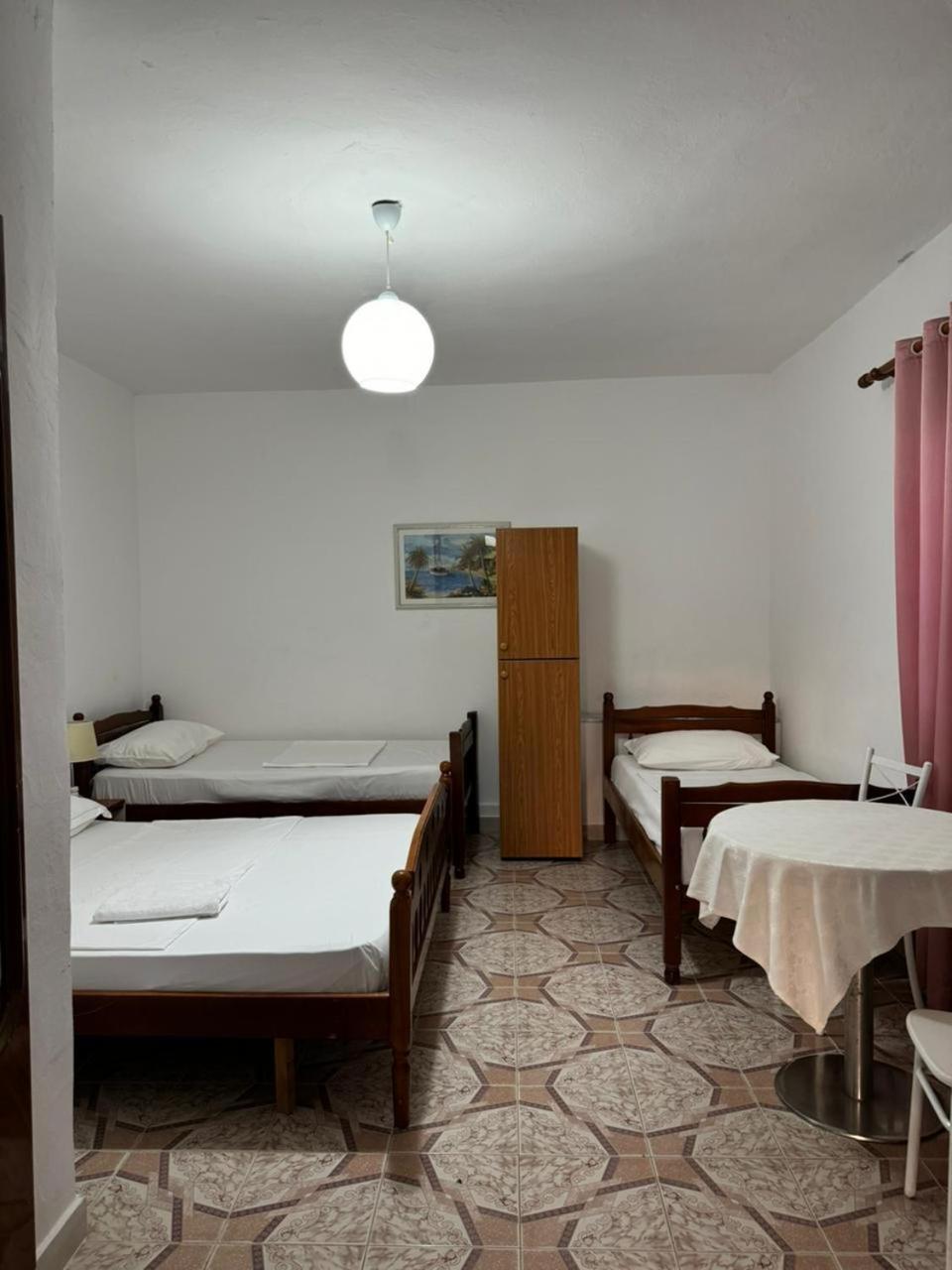Guesthouse Novi Durrës Rom bilde