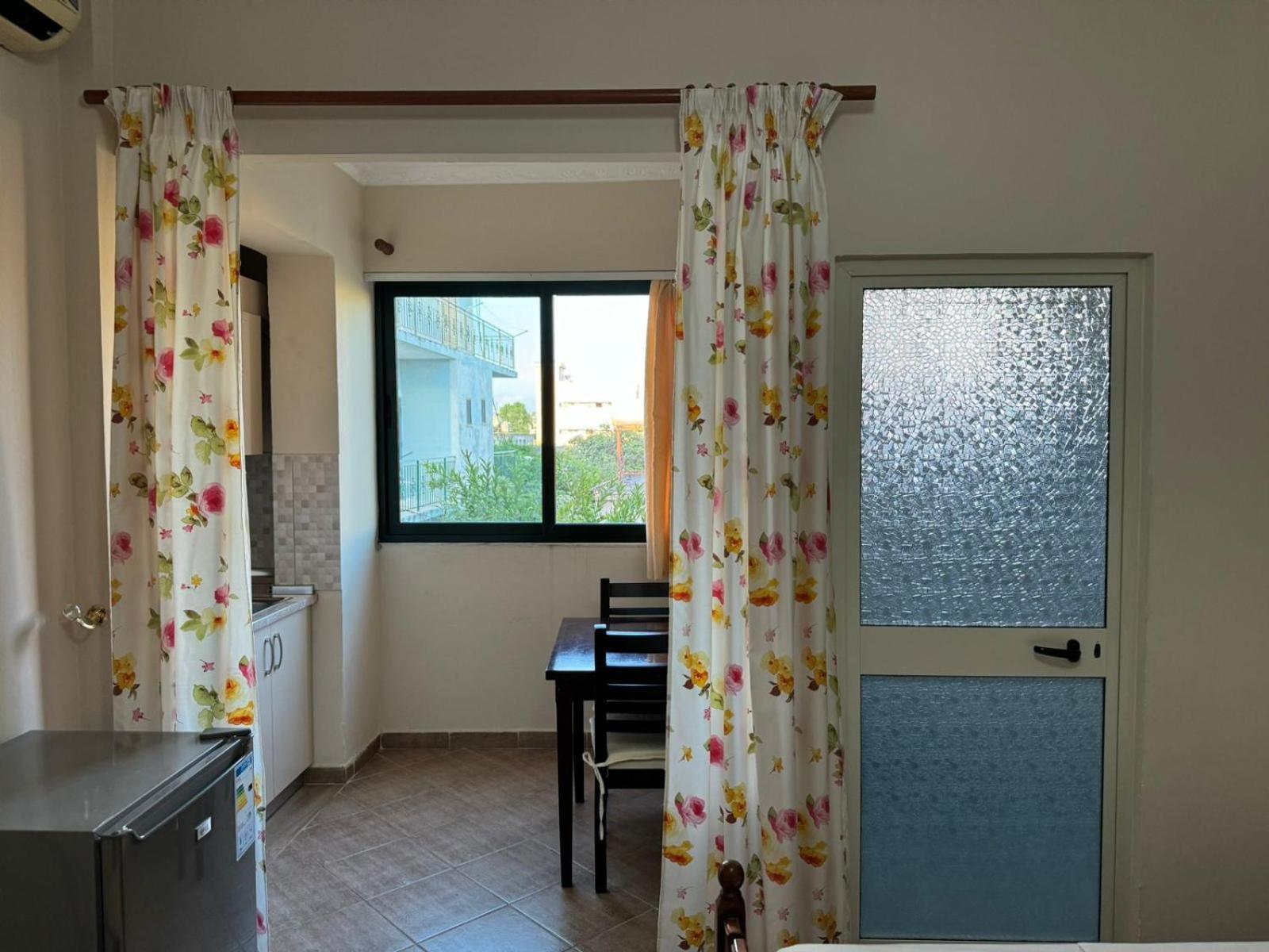 Guesthouse Novi Durrës Eksteriør bilde